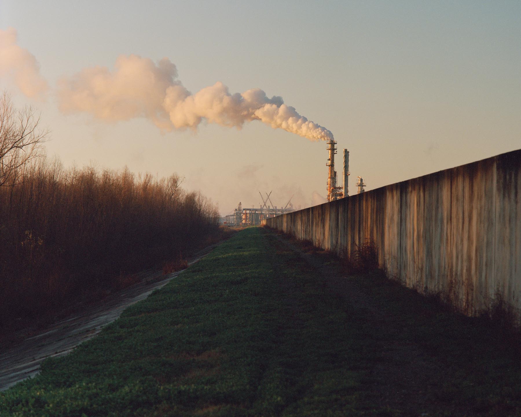chevron_refinery_fumes_4_F-Sam-Muller-Innovate-Grant