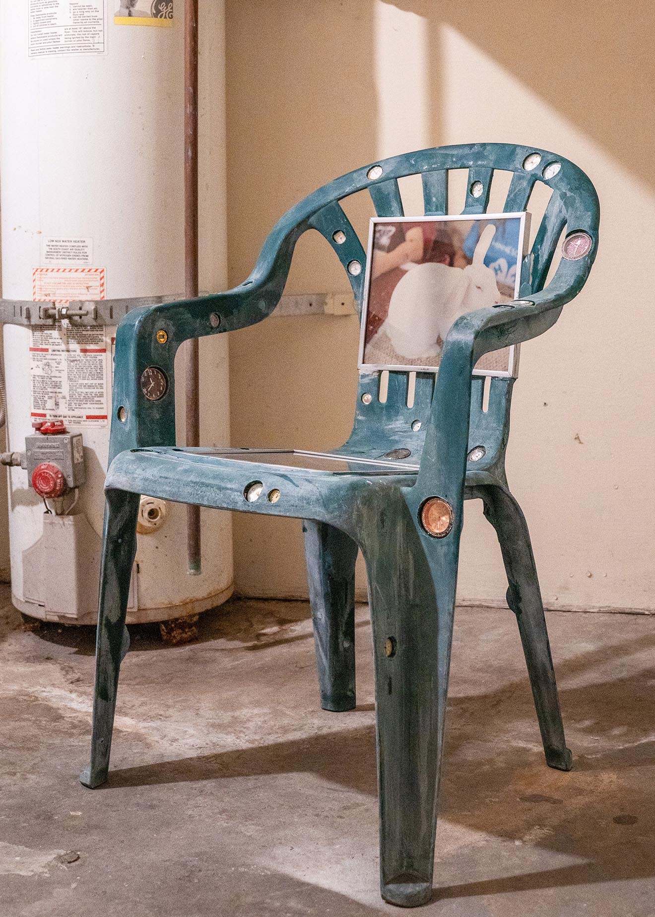 02_Sitting–waiting–nothing–2025–Found-lawn-chair–found-watch-faces–apoxie–glass–image-on-transparency–22_-x-24_-x-34_-Innovate-Grant-Cameron-Coffman