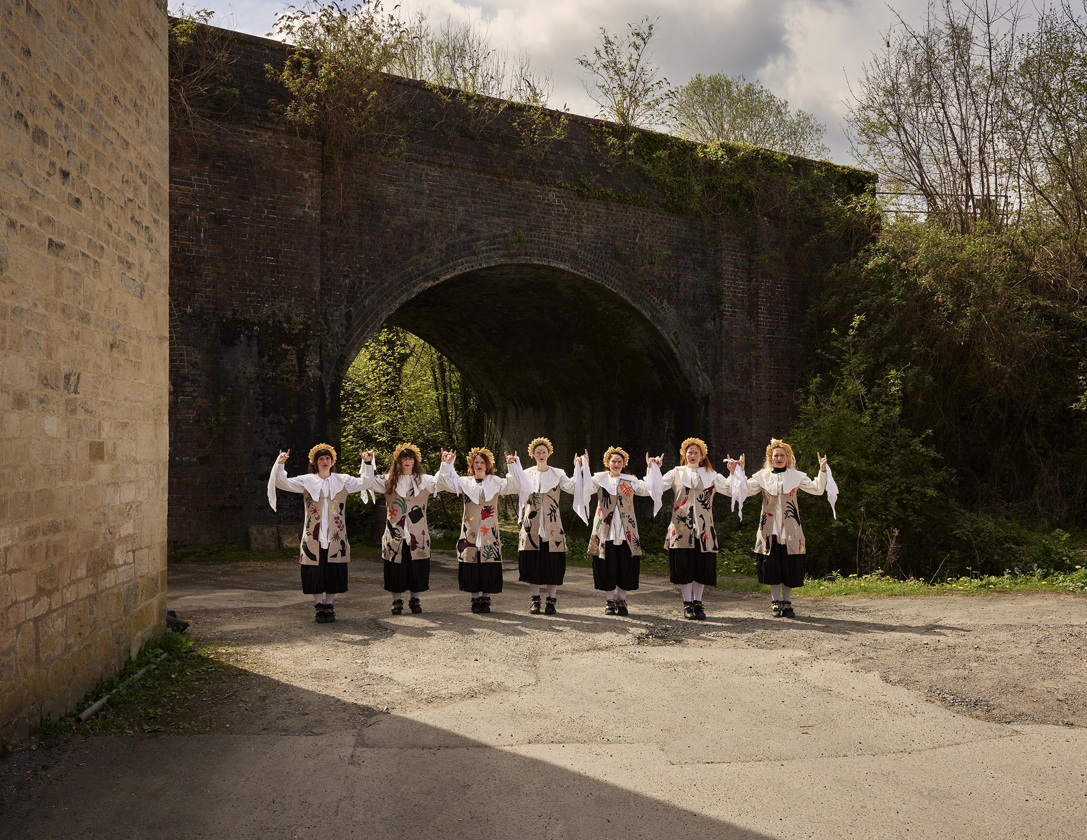 stroud, boss morris – a female folk dance group