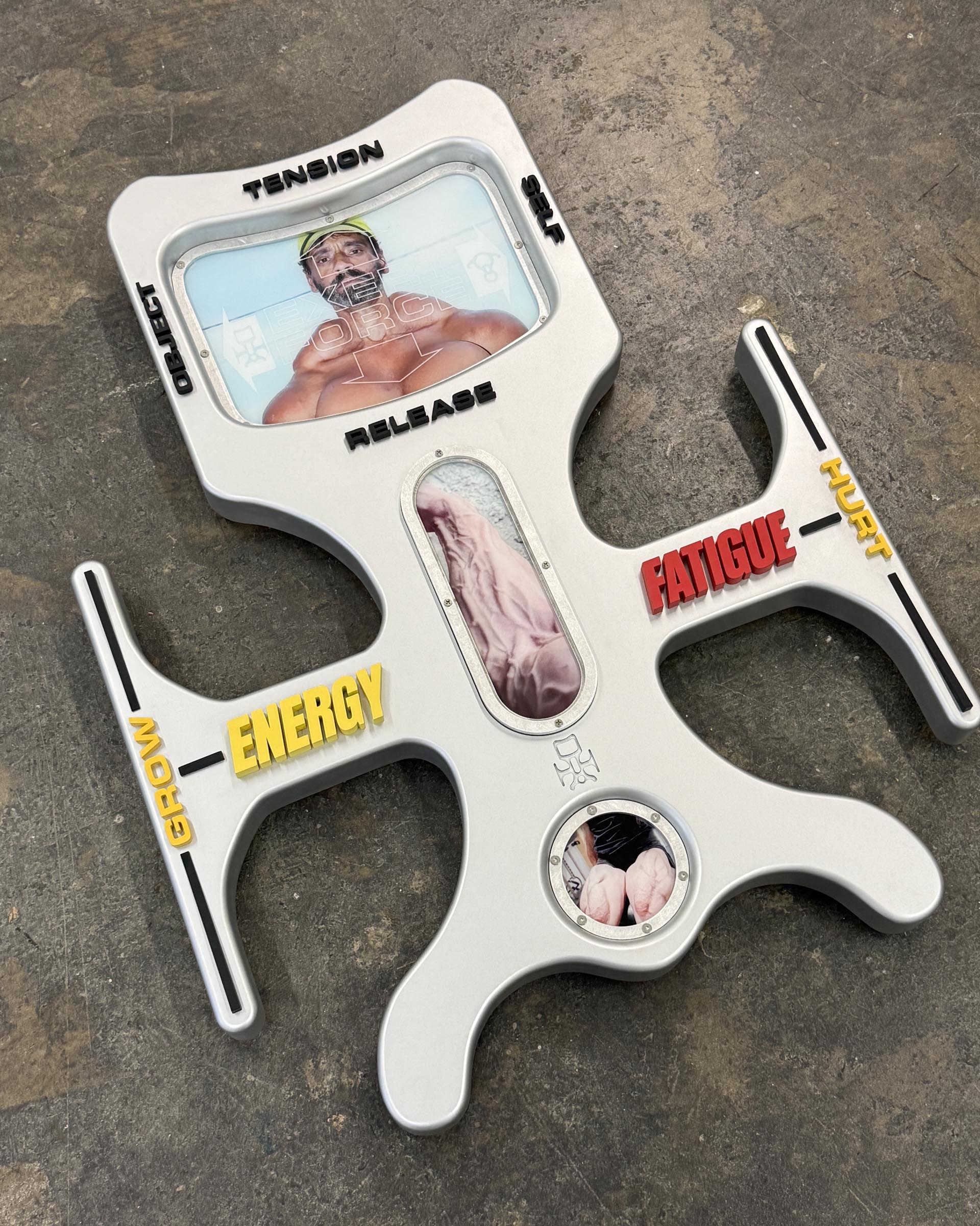 Descender-1-Detail-Innovate-Grant-Diego Gabaldon